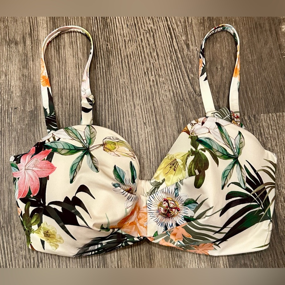 H&M 38D Bikini Top Bralette Top — Like New Condition